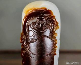 最老熟的和田玉!黑皮籽料巧雕"韦陀"!